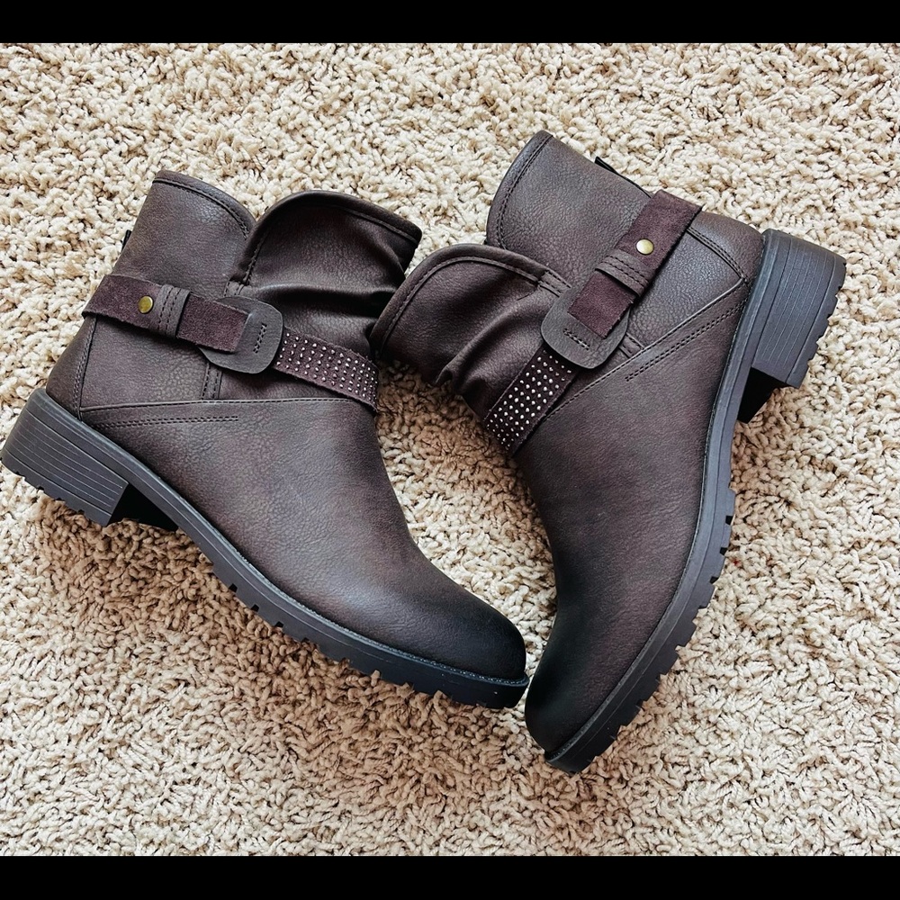 GC Shoes
Women's Moto Ankle Bootie Size 7.5